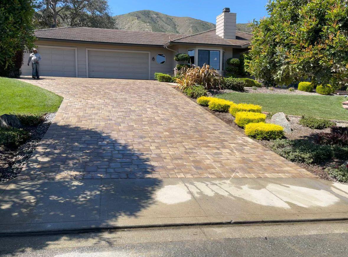 Home renovation project photo by Lussoro Design + Build Bay Area contractor