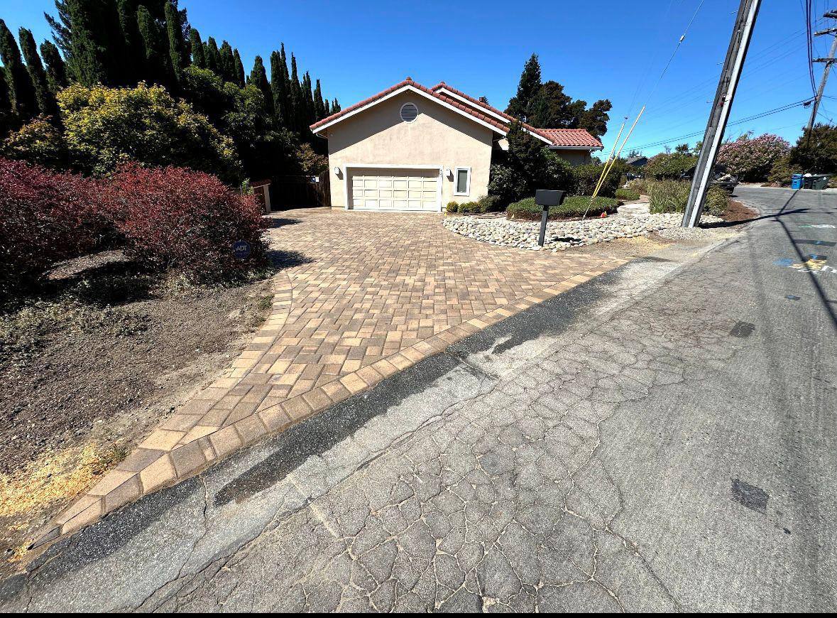 Home renovation project photo by Lussoro Design + Build Bay Area contractor